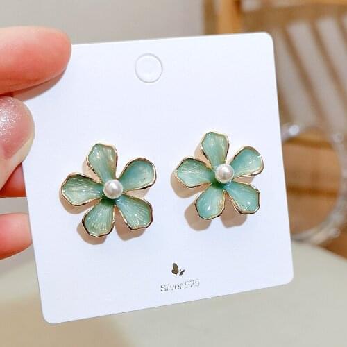 Korean New Design Simulated Pearl Flower Stud Earrings For Women Girls Fashion Sweet Wedding Jewelry Gifts Elegant Ear Accessory