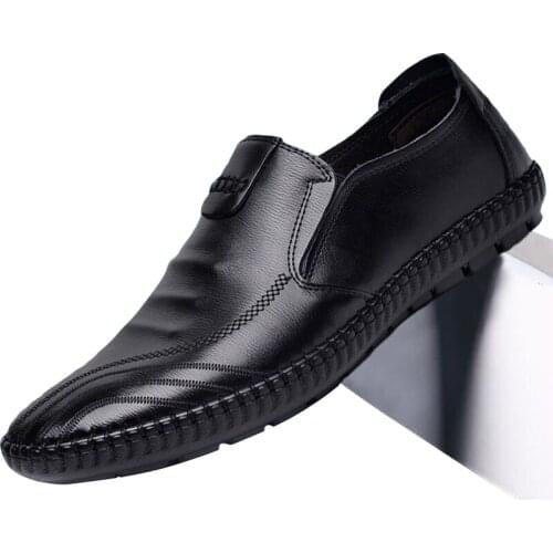 2020 New Luxury Men Leather Drive Shoes Genuine Leather Mens Casual PU Leather Shoes Feet Casual Flat Peas Mens Shoes Lazy