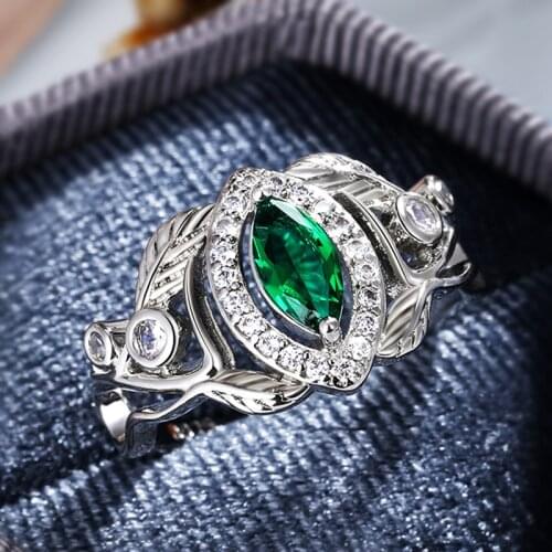 Huitan Retro High-quality Silver Plated Women Party Ring Gorgeous Green White CZ Fine Birthday Gift For Mom Elegant Vintage Ring