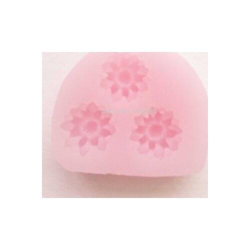 Tiny 3 holes DAISY SILICONE MOULD icing mold for sugarcraft cake decorating