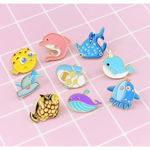 Ocean World Fish Brooch Cartoon Marine Life Cute Dolphin Octopus Whale Bubble Fish Enamel Pin Shirt Badge Kids Fantasy Jewelry