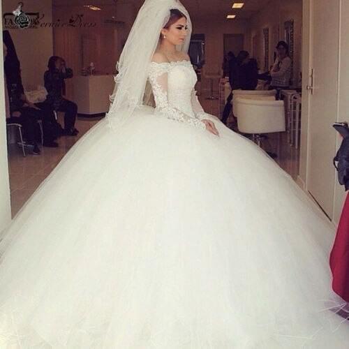 Lovely Off the Should Long Sleeves Lace Appliques Wedding Dresses Floor Length Ballgown Tulle Bridal Gowns