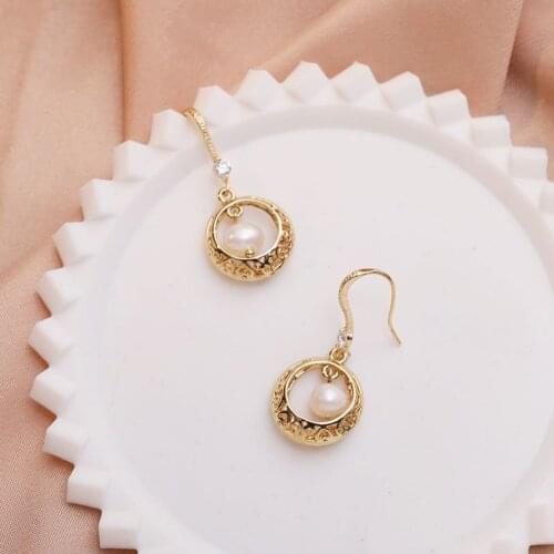 2021 New Chinese Style Carved Natural Pearl Gold Plated Retro Womens Exquisite Jewelry Earrings
