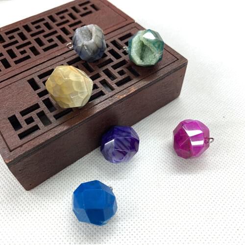 Natural Stone Pendant Irregular Shaped Mineral Mixed Color Faceted Necklace Pendant DIY Design Sense Quartz Stone Healing 3pcs