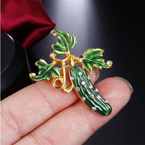 Green Enamel Pin Loofah Cucumber Brooches Harajuku Style Shirt Collar Clip Gold Color Pins Fashion Women Corsage Brooch Joyeria