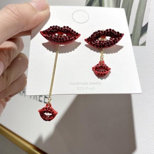 2020 Fashion Street Style Asymmetric Lip Charm Red Loop Drop Earrings For Women Punk Party Earrings For Lady