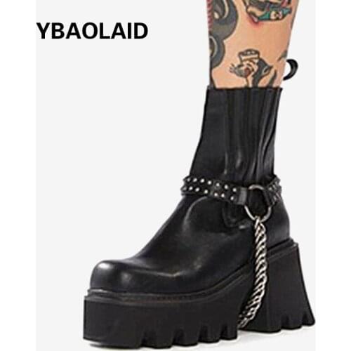 Square Head Rivet Metal Chain Sleeve Martin Boots Autumn and Winter New Platform Platform Platform Heel Short Tooling Boots