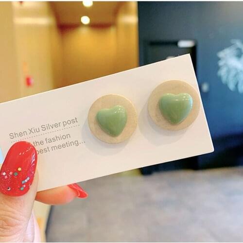 Lifefontier Cute Green Love Heart Small Stud Earrings for Women Girls Round Wood Resin Earrings Korean Fashion Jewelry 2021