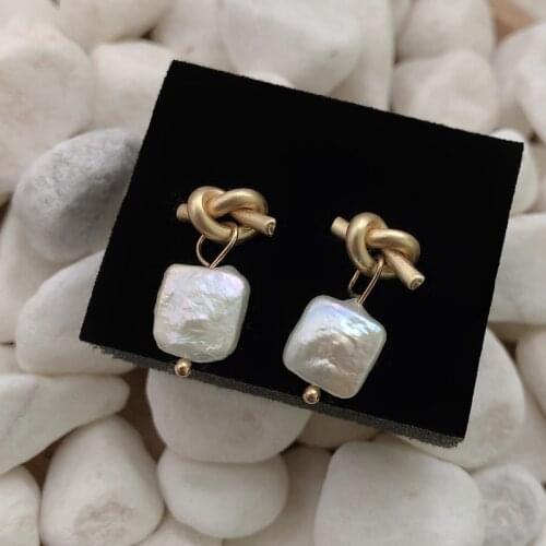 Ins S925 Needle Square Pearl Earrings Woman 2021 French Euroupean And American Golden Knot Metal Irregular Jewelry Niche Gifts