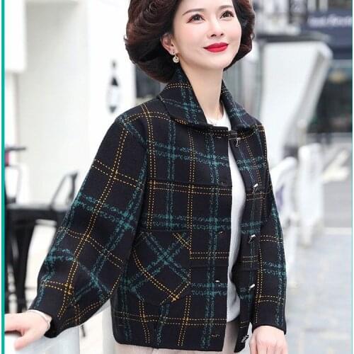 Women 2021 spring autumn fashion long sleeve loose coats female plaid thicken warm jacket ladies middle-aged short overcoat w281