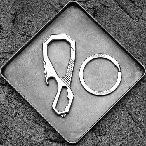 Multifunction Luxury Car Titanium Keychain Key Ring Screwdriver Wrench Buckle Key Holder for Man Male Creativity Gift Wholesale