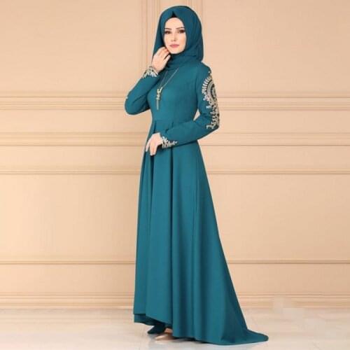 2021 New Embroidered Dress Slimming Womens Dress Muslim Robes Embroidered Classical Dress Irregular Skirt Excluding scarf