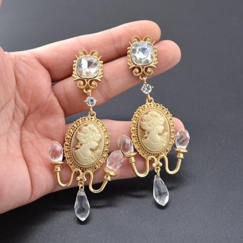 Geometric Retro Temperament Baroque Crystal Beauty Portrait Pendant Earrings Court Exaggerated Long Earrings Womens Fashion