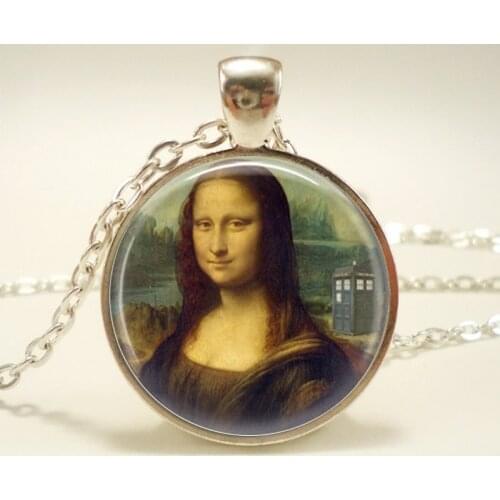 Dr. Who Necklace Tardis Jewelry Mona Lisa Necklace Dr. Who Jewelry Necklaces Pendants for Women Christmas Gift for Friendship