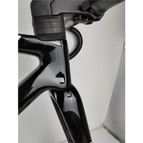 Ultralight carbon road bicycle aerodynamics frame BSA bottom bracket 700C with 100*12 142*12mm thru-axle disc bike frameset