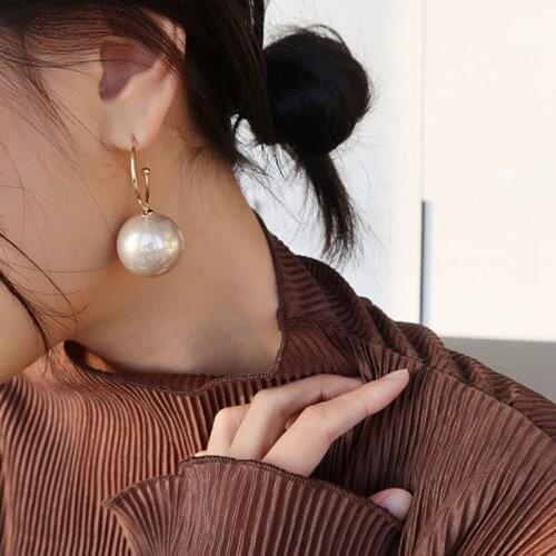 1 Pair Elegant Large Round White Red Pearl Hoop Drop Earrings Big Ball Bead Pendant Dangle Earrings for Women Gift