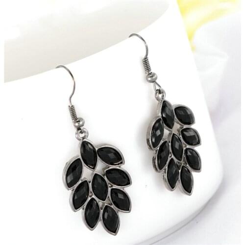 New Vintage Dangle Leaf Long Earrrings for Women Clover Hollow Retro Crystal Drop Earrings Oorhangers Boucle D'oreille Femme