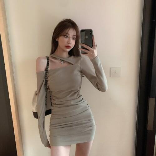 French dress autumn slim slim temperament inclined shoulder careful machine off shoulder pleated skirt tide