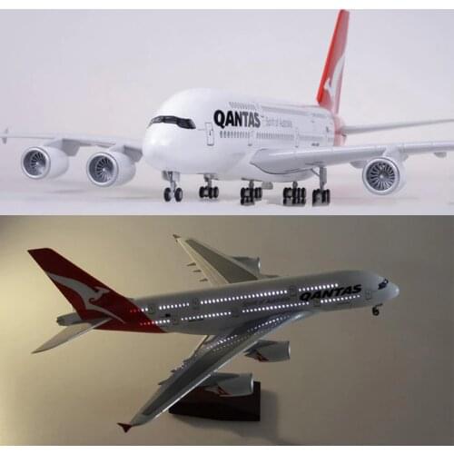 1/200 Scale 36.5CM Airplane 380 A380 QANTAS Airline Model W Light and Wheel Diecast Plastic Resin Plane For Collection