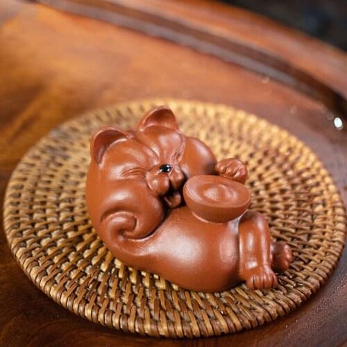 Yixing Zisha Tea Pets Lucky Cat Ornaments Red Clay Sculpture Tea Set Creative Cat Holding Money Tea Tray Toy