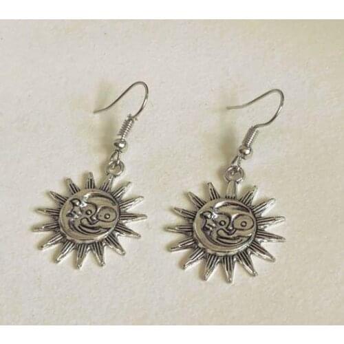 Ey339 Simple new listing Trendy Vintage alloy geometric Smiling sun pendant earrings Female jewelry accessories