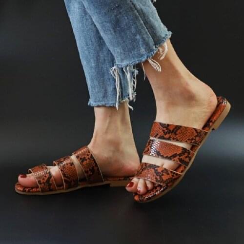 2020 Women Flat Slippers Serpentine Summer Female Cool Flip Flops Comfort Outside Beach Flip Flops Ladies Slides Casual Shoes