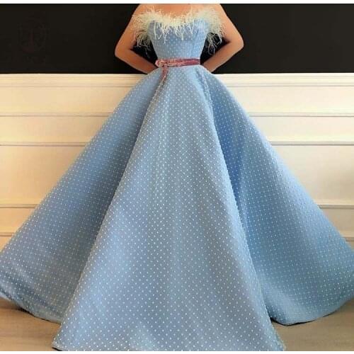 Best Selling Blue Off the Shoulder Sleeveless Feather Tulle Ball Gown Prom Dresses 2019