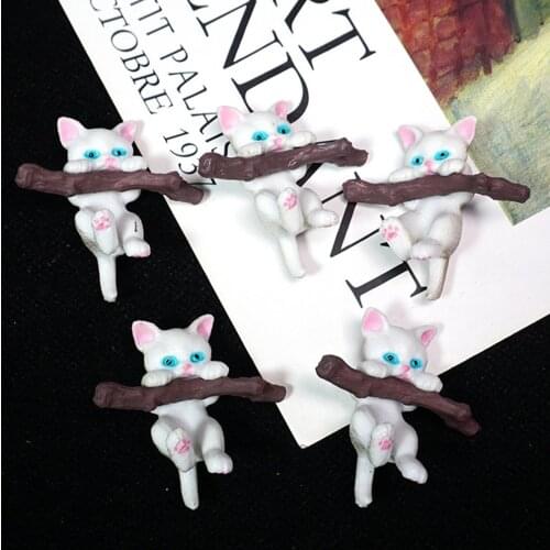 Bright Color Branch Cat Pendant Auto Rearview Mirror Ornaments Birthday Gift Auto Decoraction Car Fragrance Accessories