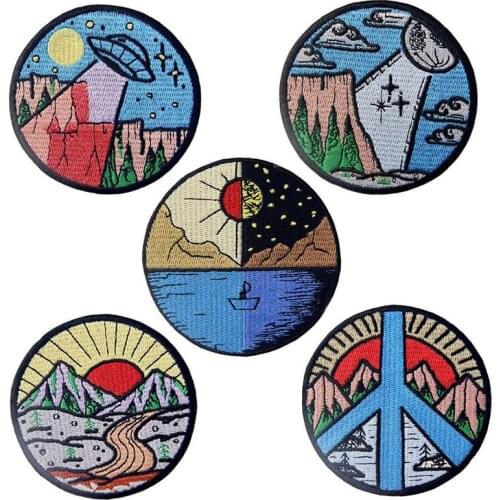 New Punk Individuality creativity Scenery round Badges Spacecraft landing Appliques Iron On Clothes Bags Shoes Decor Patches