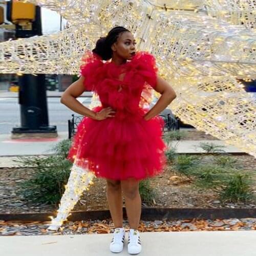 2020 Fashion Burgundy Puffy Tulle Knee Length Evening Formal Dresses Chic Tiered Tutu Round Neck Afican Women Party Dresses