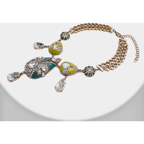 Amotita boutique Green floral pendant necklace