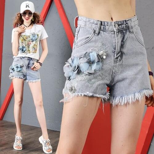 2020 Summer Women New Shorts Zipper Fly Loose Flowers Embroidery High Waisted Shorts Shorts For Women Office Lady Jean Shorts