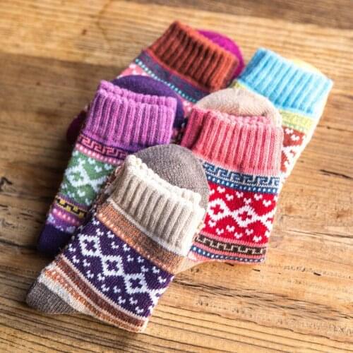 New Arrival Woemn Thick Warm Wool Socks Cotton Soft Casual Socks Winter Geometry Printing Casual Socks