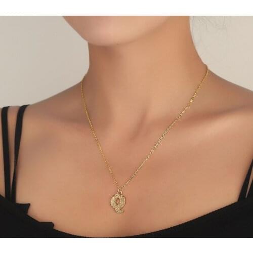 Gold Engraved Initial Necklaces for Women 26 Capital A-Z Letter Pendant Necklace Dainty Letter Colliar Gift for her