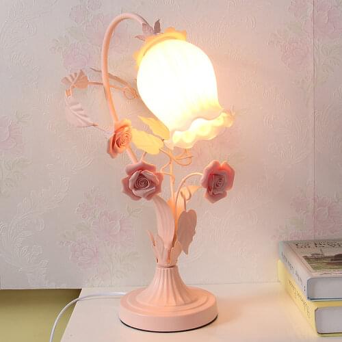 European Creative Pink Flower Table Lamps Cute Princess Pink Girl Warm Nightstand Lamp Living Room Bedroom Art Deco Table Light