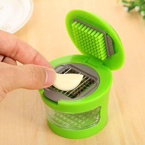 Kitchen Utensils Manual Garlic Abrader Crusher Multifunction Kitchen Onion Potato Ginger Fruit Chopper Crusher Tool