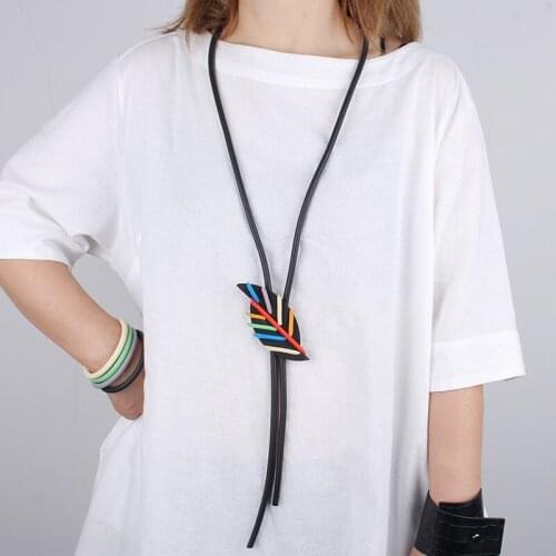 Colorful Leaf Shaped Pendant Necklace Vintage Streetwear Long Necklace For Women Neck Chain Decoration Ladies Original Jewelry