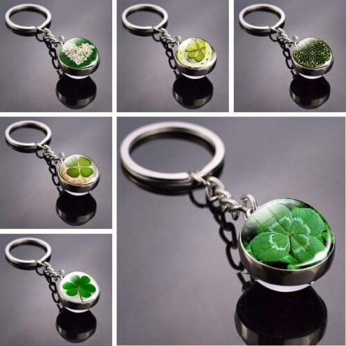 St. Patrick Day Jewelry Natural Four-leaf Clover Glass Ball Keychain Daisy Metal Keyring Lucky Fashion Accessories for Women