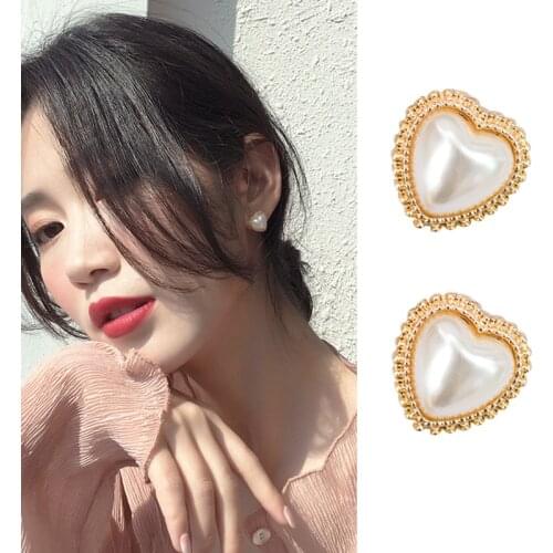 Trendy Korean Temperament Pearl Ear Clip on Earrings No Pierced Cute Heart Shape Earrings for Women Girl Party Prom Wedding Gift