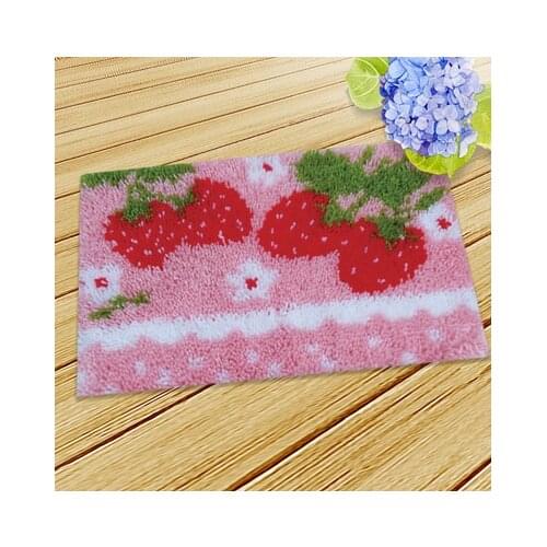 Black and white Hook Rug Kit DIY Unfinished Crocheting Yarn Mat Latch Hook Rug Kit Floor