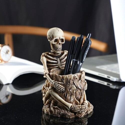 European and American retro skull desktop pen holder storage statue Resin modern art craft Home office decoration storage