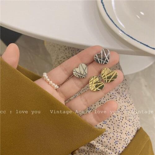 South Korea Retro Geometry Love Earrings INS Wind Heart Shape Fashion Earrings Contracted Love Female Retro Tide