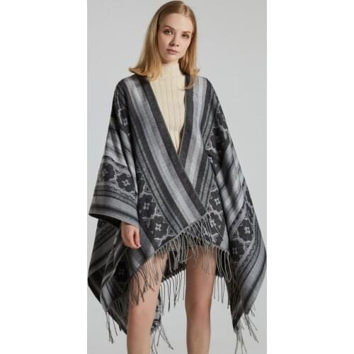 Factory direct sales lady kale shawl street fashion fork plus thick cloak to keep warm outside a hair