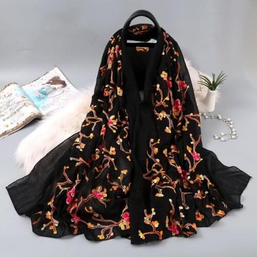 Cotton Embroidered Women Scarf Muslim Hijab Embroidery Beautiful Decorate Lady Warm Shawl Outdoor Beach Air Conditioning Towel