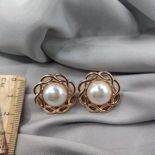 2020 Oorbellen Earings Earring Personality Fashion Network Restoring Ancient Ways People Hollow Out Female Stud Earrings D44