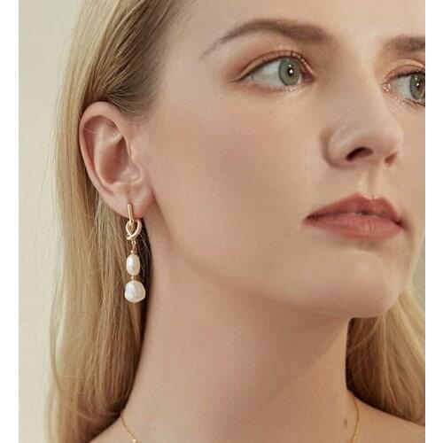 U-Magical French Natural Freshwater Pearls Dangle Earrings for Women Gold Color Metal Huggie Knotted Earrings Jewelry Pendientes