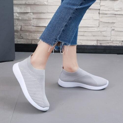 2019 Women Sneakers Vulcanized Shoes Sock Sneakers Women Summer Slip On Flat Shoes Women Plus Size Loafers Walking Flats