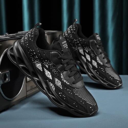 Men Running Shoes Fashion Breathable Outdoor Sports Shoes Lightweight Sneakers Men Comfortable Sports Training Shoes