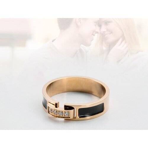 2021 Wholesale Beautiful Simple Jewelry Rose Gold Couple Titanium Steel Ring Crystal from Swarovskis For lovers Wedding Party