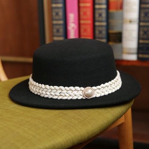 2021 New Fedora New Winter White Womens Hats Wide Brim Hat French With Pearl Retro Fashion Womens Cap